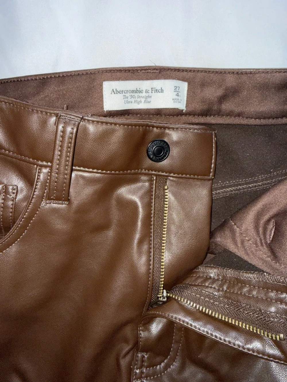Abercrombie Women’s Curve Love Vegan Leather 90s Brown Straight Pant Size 27 - Picture 4 of 6
